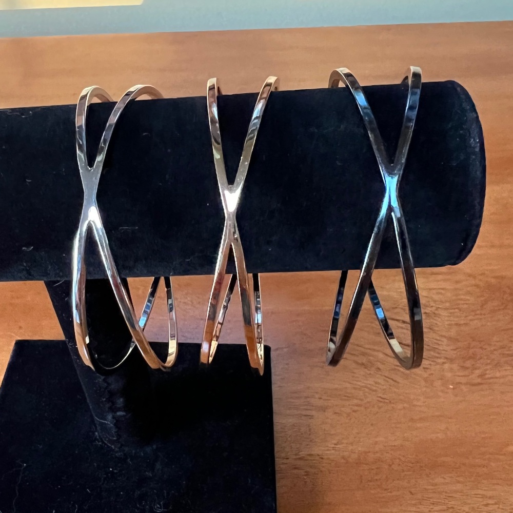 Premier Designs “Threes Company” Bracelet Set